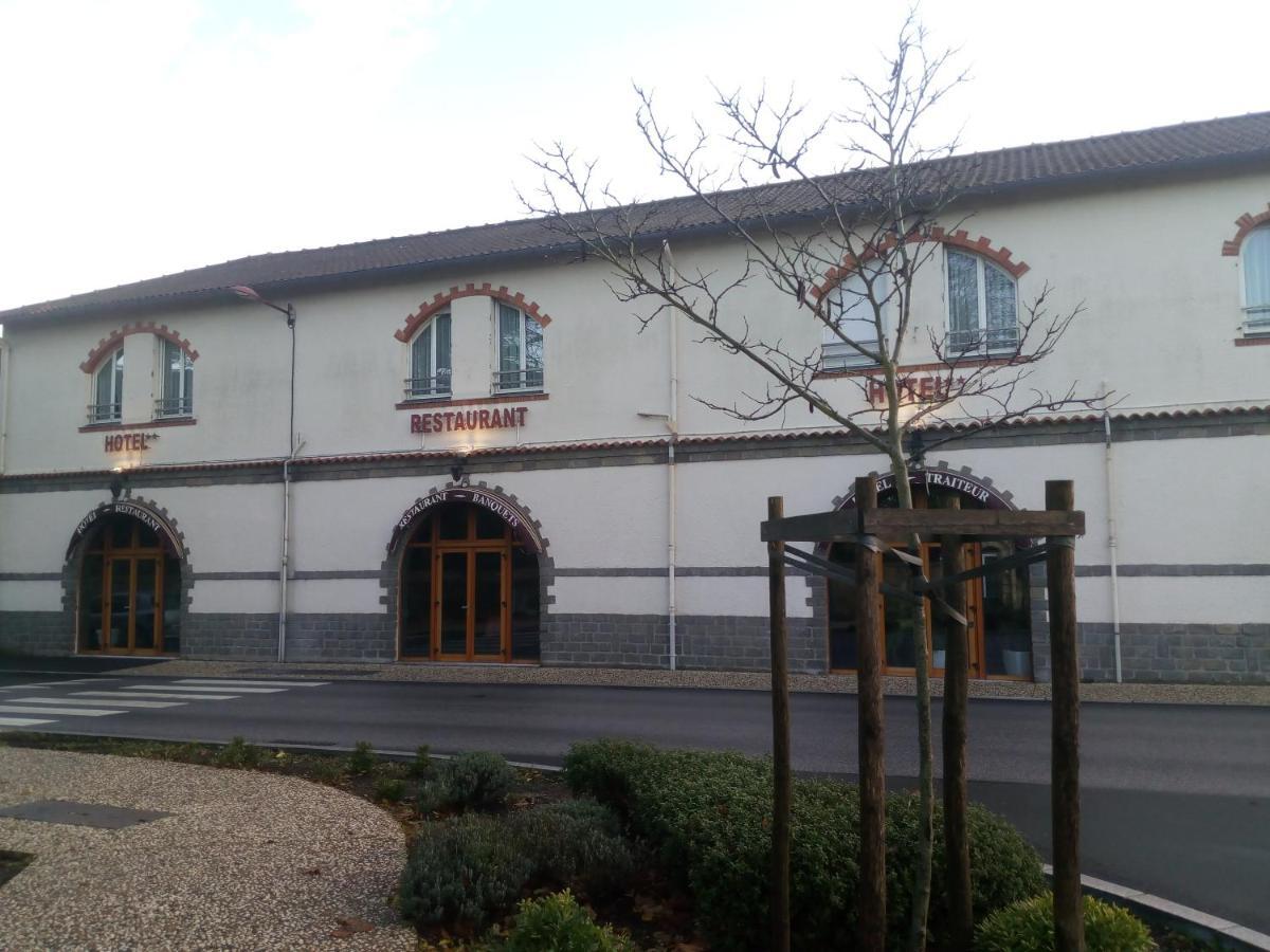 Hotel De La Gare Clisson Exterior photo